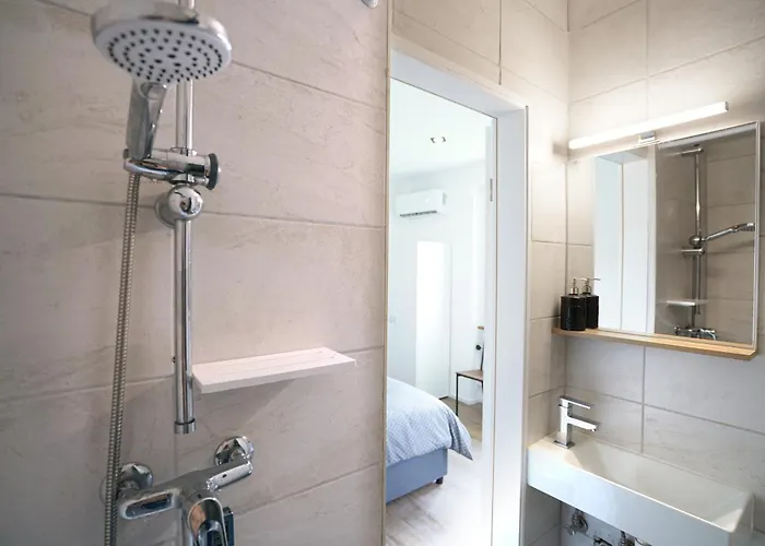 Be Easy In Selva 로카르노